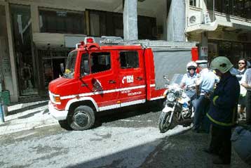 Έσβησε πυρκαγιά σε κτίριο στη διασταύρωση των οδών Ερμού και Αθηνάς στο Μοναστηράκι