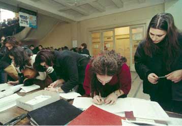 Επιτάχυνση των προσλήψεων στο Δημόσιο προωθεί το υπουργείο Εσωτερικών