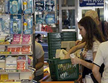 Αύξηση 8% σημείωσαν οι λιανικές πωλήσεις το Μάιο