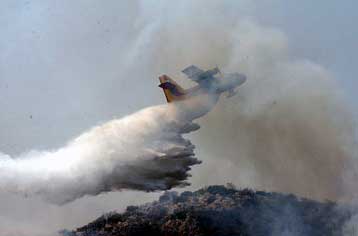 Δύο νέες πυρκαγιές τέθηκαν υπό έλεγχο στην Κάρυστο Ευβοίας και στην Ελευσίνα