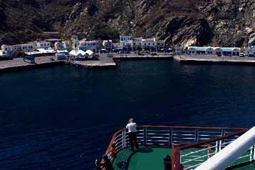 Ένας νεκρός από διαρροή διοξειδίου του άνθρακα σε πλοίο στο λιμάνι της Σαντορίνης