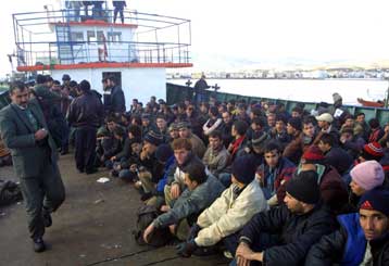 Υπέρ νέων δυνατοτήτων απέλασης λαθρομεταναστών τάσσεται η ιταλική προεδρία της ΕΕ