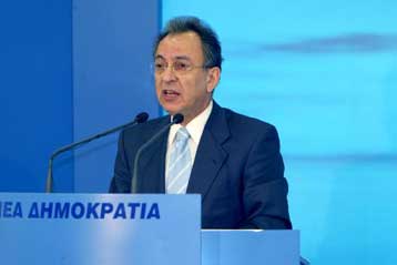 Το αίτημα Καραμανλή για τη διεξαγωγή πρόωρων εκλογών επανέφερε ο Δ.Σιούφας