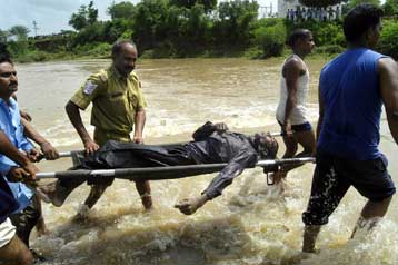 Τουλάχιστον 25 νεκροί και 14 αγνοούμενοι από εκτεταμένες πλημμύρες στην Ινδία