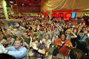 Το φαινόμενο του «αιφνίδιου όχλου» κατακτά και το Λονδίνο