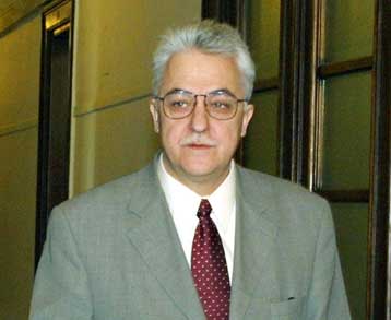 Να αποφευχθούν οι άκριτες προεκλογικές παροχές, ζητά ο Αλέκος Παπαδόπουλος