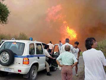 Υπό έλεγχο η μεγάλη πυρκαγιά στην περιοχή της Κύμης Ευβοίας
