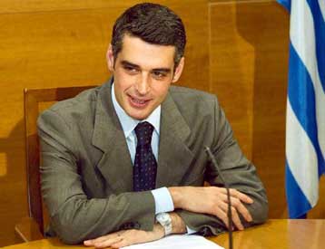 Υποψήφιο Πρόεδρο που δεν θα μπορεί να αρνηθεί το ΠΑΣΟΚ συνιστά ο Αρης Σπηλιωτόπουλος