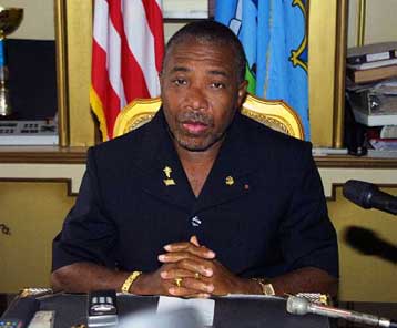 Διεθνή συνωμοσία κατήγγειλε ο Τσ.Τέιλορ λίγο πριν παραδώσει την προεδρία της Λιβερίας