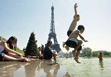 Στο «κόκκινο» ο υδράργυρος σε Γαλλία, Βρετανία και Γερμανία