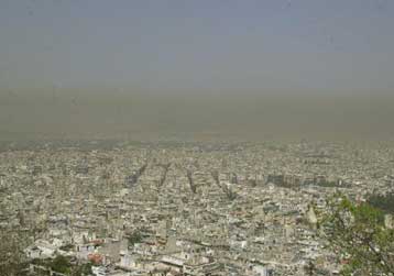 Σε αναθεώρηση των μέτρων για την αντιμετώπιση του νέφους προχωρά το ΥΠΕΧΩΔΕ