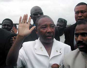 Βοήθεια προς τη Λιβερία θα δώσουν οι ΗΠΑ μετά την απομάκρυνση του Τσαρλς Τέιλορ