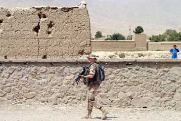 Δεκαπέντε νεκροί από έκρηξη βόμβας σε λεωφορείο στο Αφγανιστάν