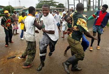 Απορρίπτει η Νιγηρία το ενδεχόμενο έκδοσης Τέιλορ – Λεηλασίες στο λιμάνι της Μονρόβια