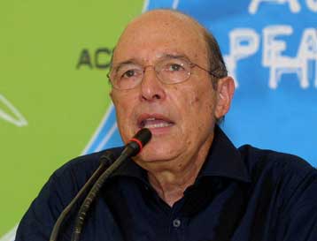 Η κυβέρνηση θα αντιμετωπίσει τις επιπτώσεις του σεισμού στη Λευκάδα, είπε ο Κ.Σημίτης