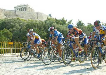 Εγκώμια για την ποδηλατική διαδρομή στο ιστορικό κέντρο της Αθήνας