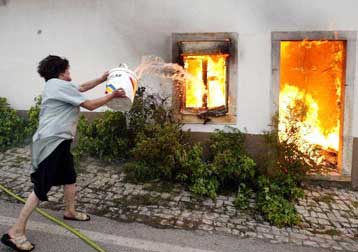 Υπό έλεγχο οι μεγάλες πυρκαγιές σε Ισπανία και Πορτογαλία