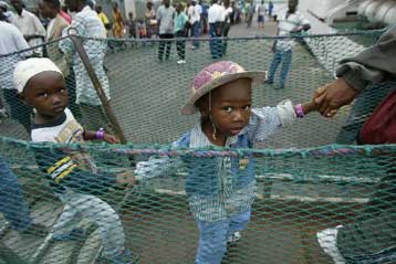 Συμφωνία ειρήνευσης υπογράφουν τη Δευτέρα κυβέρνηση και αντάρτες στη Λιβερία