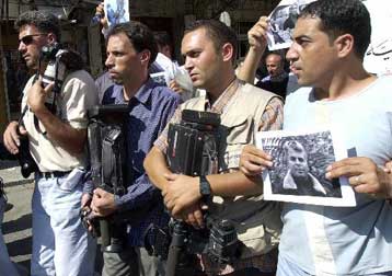 Εκτενή έρευνα για το θάνατο του Μ.Ντάνα αξιώνει από την κυβέρνηση Μπους το Reuters