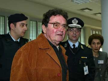 Ξαναρχίζει από την Τετάρτη η δίκη των κατηγορουμένων για συμμετοχή στην 17Ν