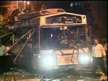 Καμικάζι ανατίναξε λεωφορείο στη δυτική Ιερουσαλήμ – Τουλάχιστον 20 οι νεκροί