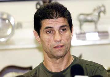 Παραμένει η εκκρεμότητα με τα δελτία επτά παικτών του Αρη