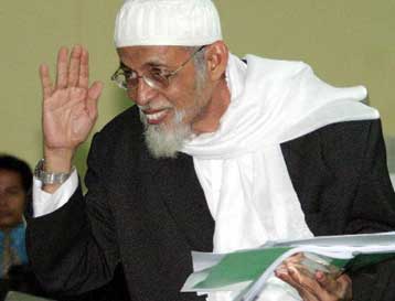 Αρνήθηκε της κατηγορίες που του αποδίδονται ο Ινδονήσιος ισλαμιστής Αμπού Μπακάρ Μπασίρ