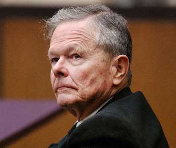 Πέθανε στη φυλακή πρώην καθολικός ιερέας που καταδικάστηκε για υπόθεση παιδεραστίας