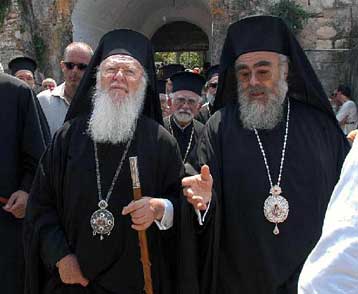 Μη λιθοβολείτε το Φανάρι, δηλώνει ο μητροπολίτης Ζακύνθου Χρυσόστομος