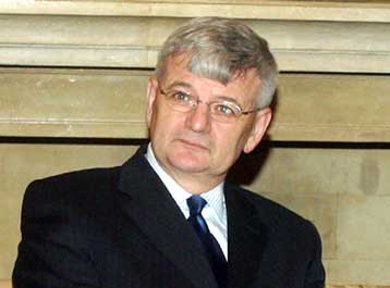 Νέο «όχι» από Φίσερ στην αποστολή στρατιωτικής βοήθειας στο Ιράκ