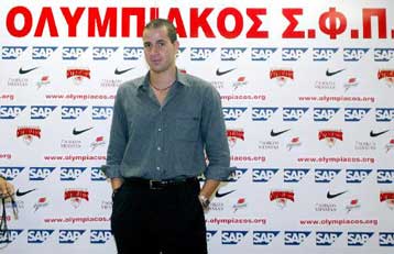 Υπέγραψε και φεύγει για προετοιμασία με τον Ολυμπιακό ο Διαμαντόπουλος