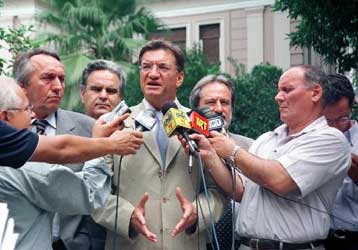 Με το βλέμμα στο Υπουργικό Συμβούλιο της Πέμπτης συναντήθηκαν Σημίτης-Ευθυμίου