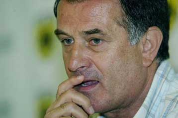 Επίθεση από το πρώτο λεπτό ζητά ο Μπάγεβιτς από τους παίκτες της ΑΕΚ