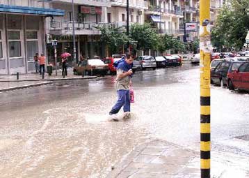 Έντονες καταιγίδες στο Ιόνιο και στα Ηπειρωτικά προβλέπει για την Τετάρτη η ΕΜΥ