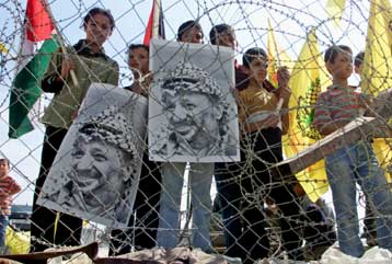 Έτοιμος να αναλάβει πρωτοβουλία κατά των εξτρεμιστών δηλώνει ο Γιασέρ Αραφάτ