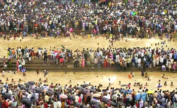 Πολύνεκρη τραγωδία στην Ινδία στη διάρκεια θρησκευτικής εορτής