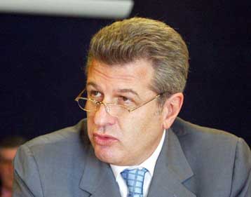 Σημαντική αύξηση στα κέρδη των Eλληνικών Πετρελαίων κατά το πρώτο εξάμηνο του 2003