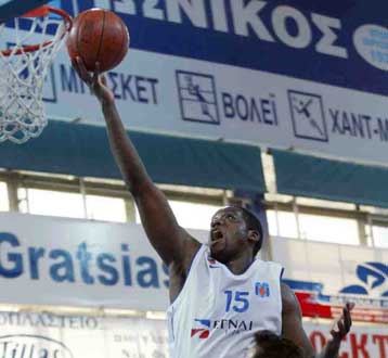 Διπλό μεταγραφικό χτύπημα από το Περιστέρι με την απόκτηση των Χίζνιακ και Κιούθρελ