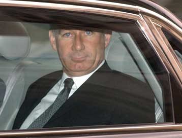 Στον Τ.Μπλερ επιρρίπτει την ευθύνη για την αποκάλυψη του ονόματος του Κέλι ο Τζ.Χουν