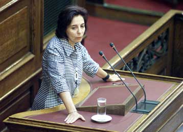 «Ατυχή συγκυρία» χαρακτηρίζει ο ΣΥΝ το ζήτημα με την αντικατάσταση της Μ.Δαμανάκη