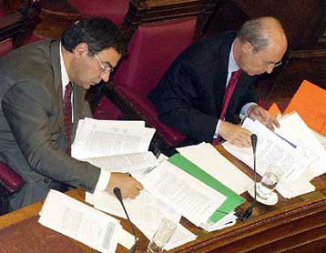 «Καυτό» χειμώνα διεκδικήσεων φοβάται η κυβέρνηση εν όψει των εκλογών