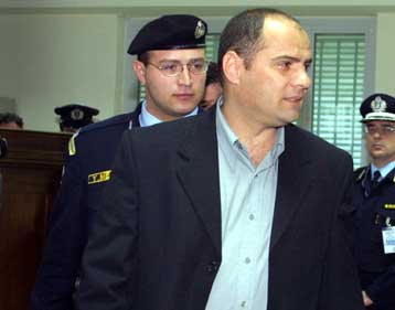 Με την απολογία του Παύλου Σερίφη συνεχίζεται την Πέμπτη η δίκη της 17Ν