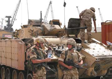 Ένας Βρετανός στρατιώτης νεκρός στη διάρκεια επίθεσης 30 Ιρακινών στη Βασόρα