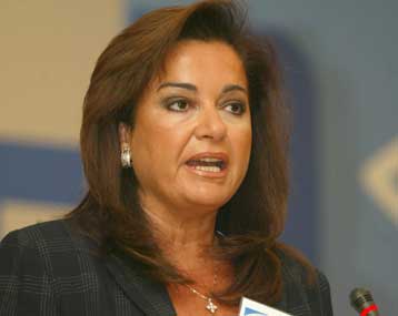 Εγρήγορση έως την υλοποίηση των υποσχέσεων ζήτησε από το βήμα της ΚΕΔΚΕ η Ντ.Μπακογιάννη