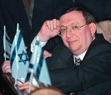 Αποφυλακίζεται ο μεγιστάνας των ΜΜΕ της Ρωσίας, Βλαντιμίρ Γκουζίνσκι