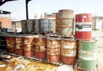 Απομακρύνονται από τη Σταυρούπολη τα εγκαταλειμμένα φυτοφάρμακα