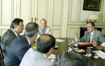 Την ενίσχυση των ασθενέστερων τάξεων ζήτησε από τον Κ.Σημίτη η ηγεσία της ΓΣΕΕ