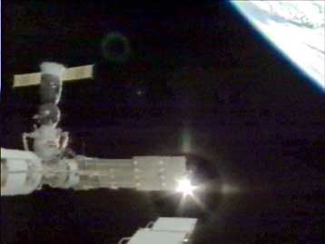 Το ρωσικό σκάφος Progress συνδέεται επιτυχώς στον Διεθνή Διαστημικό Σταθμό