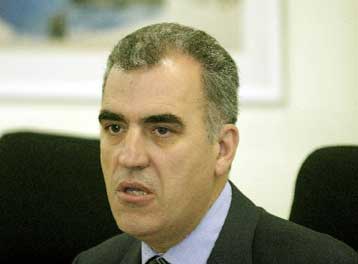 Αρνητικός στην καθιέρωση ελάχιστου εγγυημένου εισοδήματος ο υπουργός Εργασίας