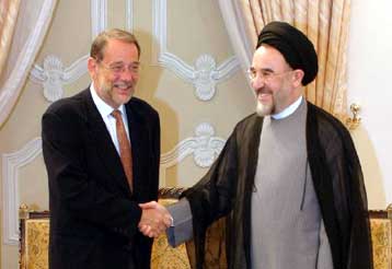 Ο Χαβιέρ Σολάνα πιέζει το Ιράν για ελέγχους των πυρηνικών του εγκαταστάσεων